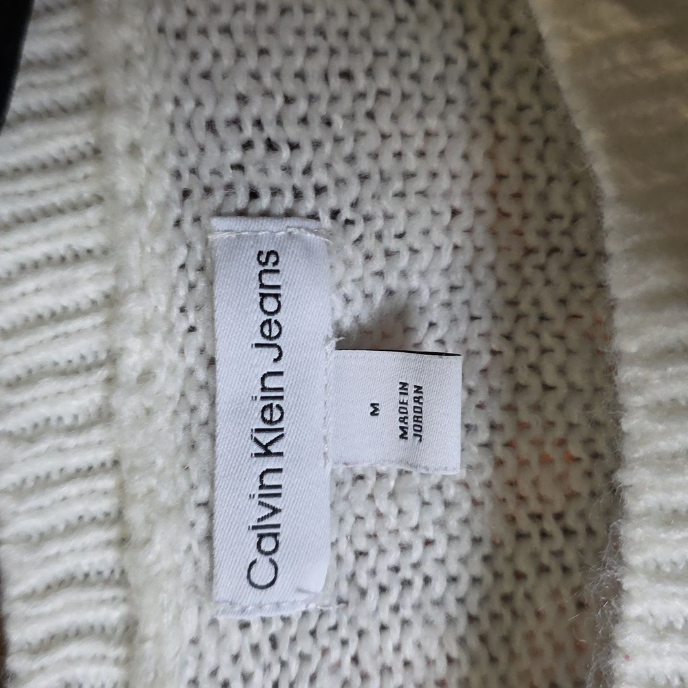 🌟 Calvin Klein Women's Sweater in White and Black Size Medium - Picture 2 of 5